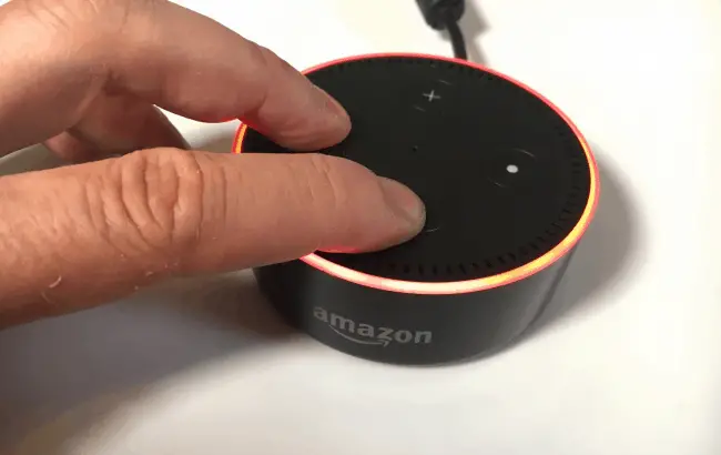 Cómo reiniciar y resetear la configuración del Amazon Echo